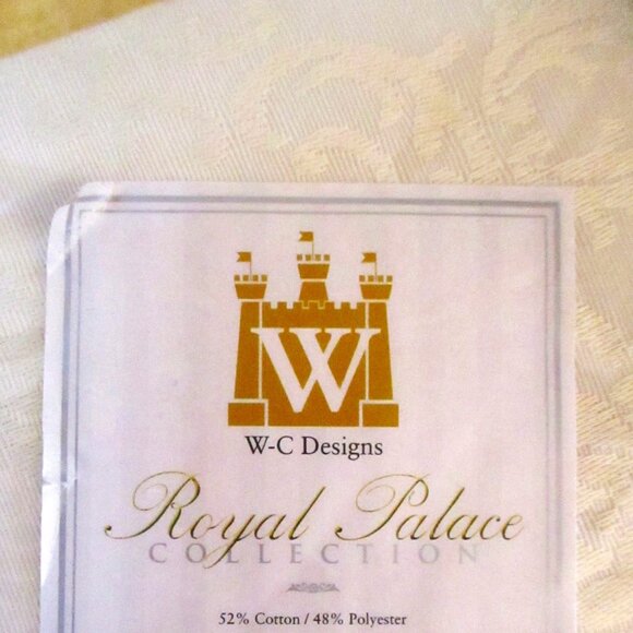 NEW! Wilson Court Garden Rose Damask Cloth Napkins, Champagne, 2 Pkgs. of 4=8 - Picture 4 of 13